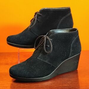 Crocs Black Wedge Ankle Booties Women’s Size 8 Lace Up Comfort Shoes